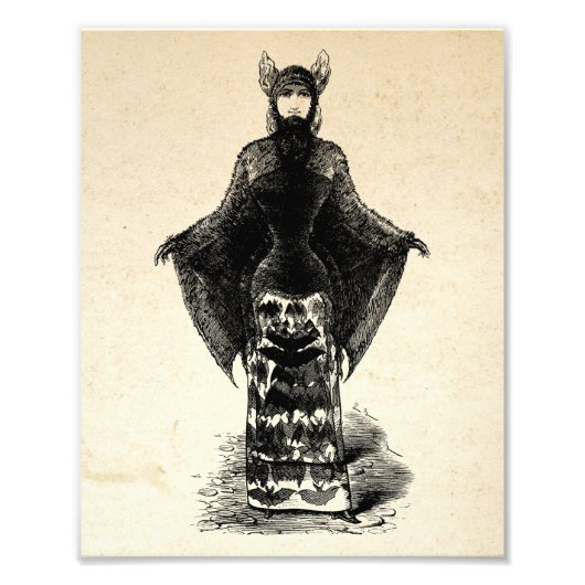 Victoriaans Meisje in Vleermuis Kostuum I Foto Afdruk (Voorkant)