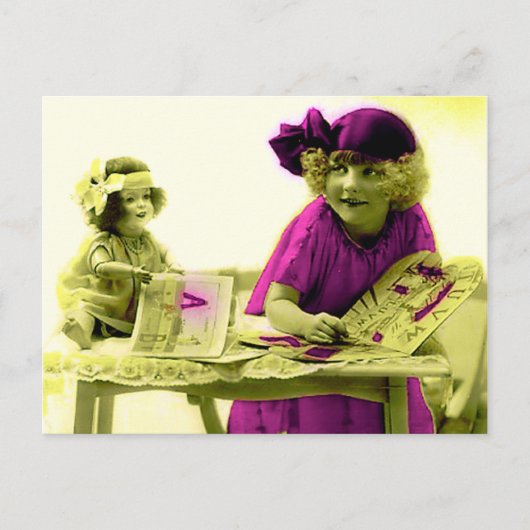 Victoriaans meisje met Briefkaart Doll (Voorkant)