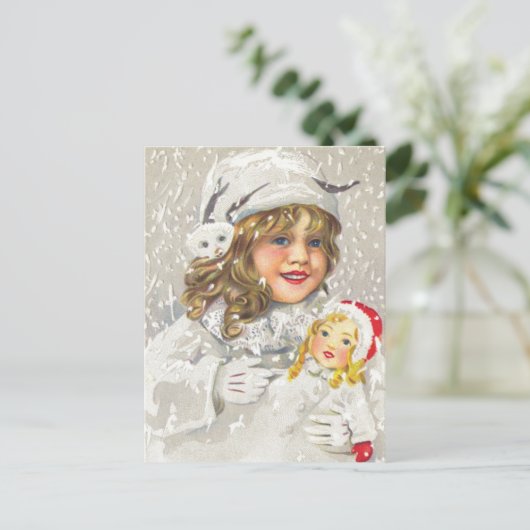 Victoriaans meisje met kerstmis met Doll in sneeuw Feestdagenkaart (Staand voorkant)