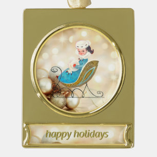 Victoriaans meisje op ouderwetse slee verguld banner ornament