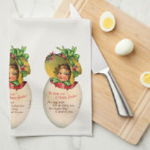 Victoriaans Pasen, Meisje met Bonnet in Egg Theedoek (Quarter Fold)