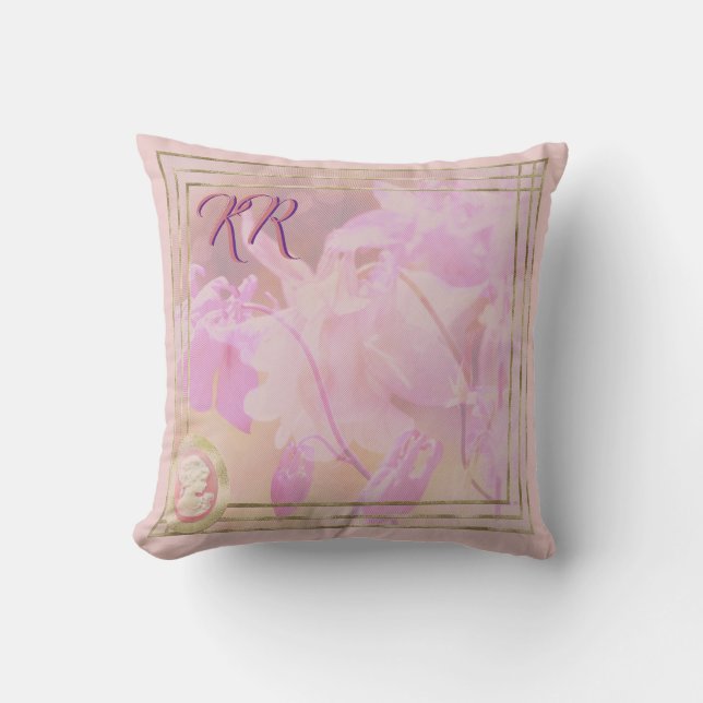  Victoriaans Roze Cameo Floral Monogram Kussen (Voorkant)
