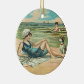 Victoriaans strand zwemmen meisje oceaan zomervaka keramisch ornament (Rechts)