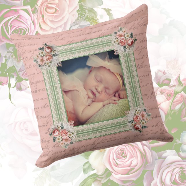  Victoriaans Vervaagde Damask Foto Kussen (Victorian style sweetness for the little one!)