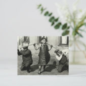 Victoriaans vrouw buit een pijp met mond Briefkaart (Staand voorkant)