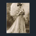 Victoriaans vrouw in een dress Briefkaart<br><div class="desc">Victoriaans vrouw in een dress</div>