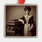  Victoriaans vrouw met doodskist Metalen Ornament (Voorkant)
