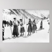 Victoriaans Vrouw Skiers, Zwart-wit  Poster (Voorkant)