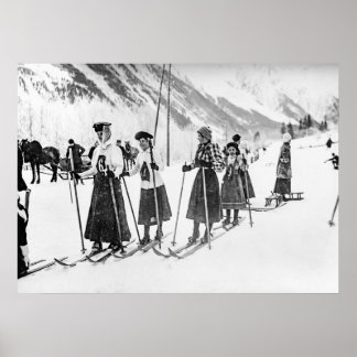 Victoriaans Vrouw Skiers, Zwart-wit  Poster