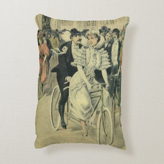 Victoriaanse bruid en bruidegom pasgetrouwd op de  accent kussen (Achterkant (Verticaal))