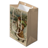 Victoriaanse Kerstman met kerstboom Medium Cadeauzakje (Voorkant Gekanteld)