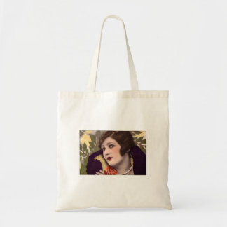Victoriaanse schoonheid in paarse jas tote bag