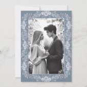 Victoriaanse stoffige blauwe bloem bruiloft save t the date (Achterkant)