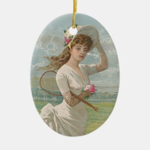 Victoriaanse Tennisdame met Gebloemde Hoed Antiek Keramisch Ornament