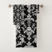 Victorian Black and White Damask Pattern Bad Handdoek (Insitu)