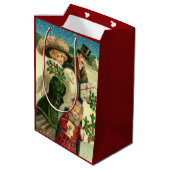 Victorian family in the snow Christmas scene Medium Cadeauzakje (Achterkant Gekanteld)