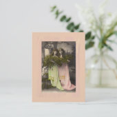 Victorian ladies with flowers in the cemetery post briefkaart (Staand voorkant)