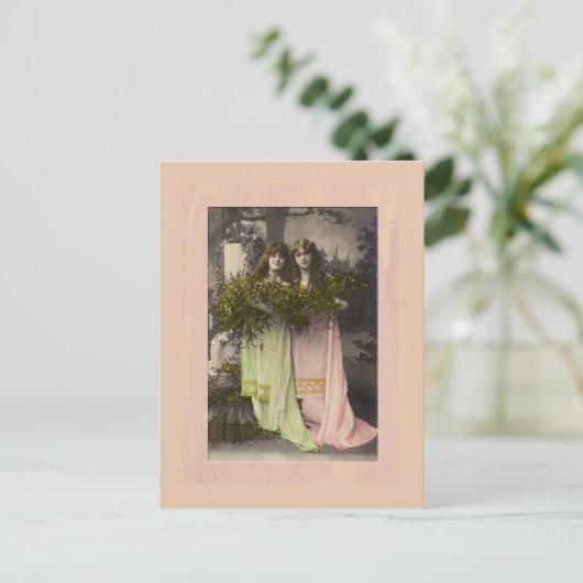 Victorian ladies with flowers in the cemetery post briefkaart (Staand voorkant)