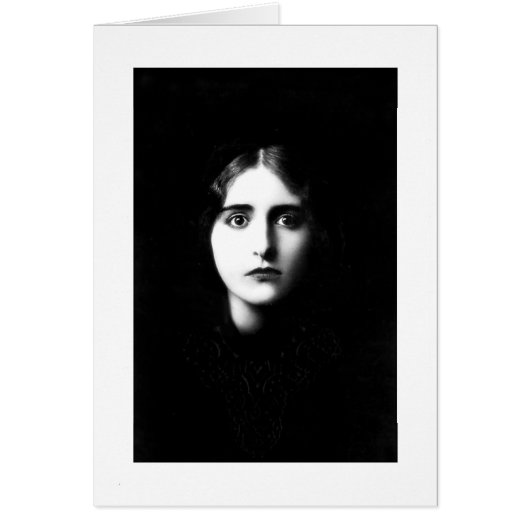 Victorian woman with haunting expression (Voorkant)
