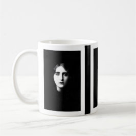 Victorian woman with haunting expression koffiemok