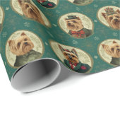 Victorian Yorkie Christmas Portraits on Emerald Gr Cadeaupapier (Rol Hoek)