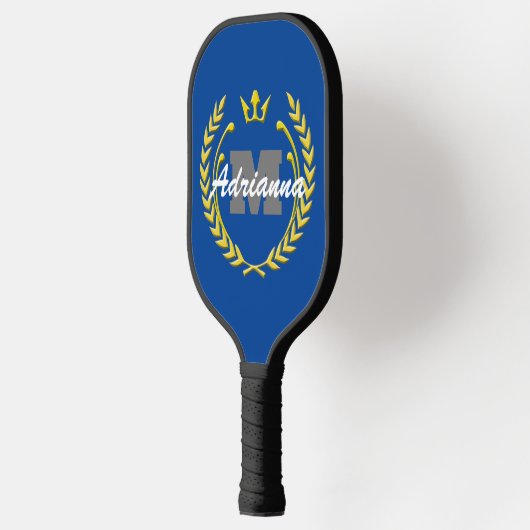 Victory Wreath Monogram en naam BlueBG Pickleball Paddle (Links)