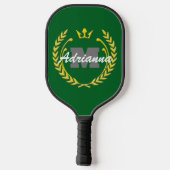Victory Wreath Monogram en naam GreenBG Pickleball Paddle (Achterkant)