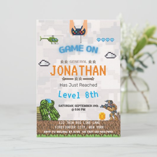 Video Game Niveau omhoog Verjaardag uitnodigingen (Staand voorkant)