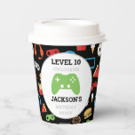 Video game party level Up Kids Birthday Gamer Papieren Bekers<br><div class="desc">Video Game Party Level Up Kids Verjaardag Gamer Paper Cups. Voeg naam en leeftijd toe om deze gamer party-benodigdheden op niveau te brengen. Leuk patroon van videogames en snacks op zwarte achtergrond. Gamer party voor kinderen. www.SamAnnDesigns.com</div>