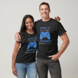 Video game party level Up Kids Birthday Gamer T-shirt<br><div class="desc">Video Game Party Level Up Kids Verjaardag Gamer Ouder of Gast Shirt. Voeg naam en leeftijd toe om deze gamer party-benodigdheden op niveau te brengen. Gamer party voor kinderen. www.SamAnnDesigns.com</div>