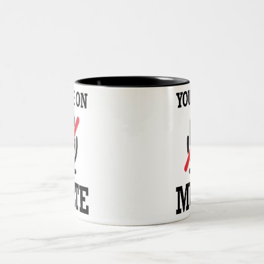 Videogesprek, thuis werken, je bent op stomme tweekleurige koffiemok (Center)