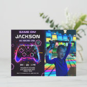 Videospel Neon Kids Verjaardag Foto uitnodiging (Staand voorkant)