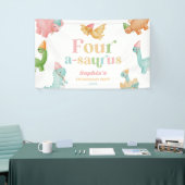 Vier A-Saurus Dinosaurus 4e Verjaardagsfeest Spandoek (Beurs)