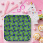 Vier bladluiken op blauwe, herhaalde afdruk papieren bordje (Feest)