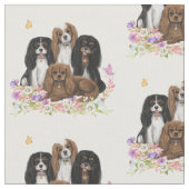 Vier Cavalier King Charles Spaniels in Flowers Stof (Close Up)