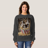 vier Cavalier Spaniel-Puppies in de popcorn, Trui (Voorkant volledig)