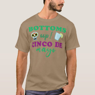 Vier Cinco De Mayo met Bottoms Up-drankaanbieding T-shirt
