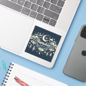 Vier de ramadan met Ramadan ModeOn Sticker (Laptop met iPhone)