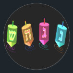 Vier Dreidels Stickers<br><div class="desc">Vier meerkleurige droidels die nun,  gimel,  hei en shin tonen. Nes Gadol Hayah Sham. Een Chanoeka-ontwerp.</div>