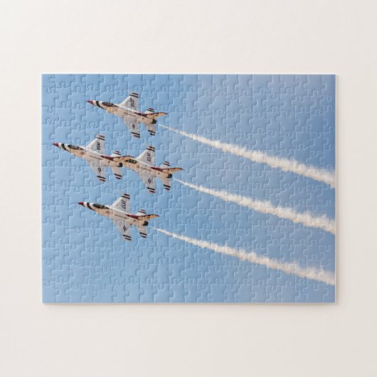 Vier F-16 Duistenvogels vliegen in nauwe formatie Legpuzzel (Horizontaal)