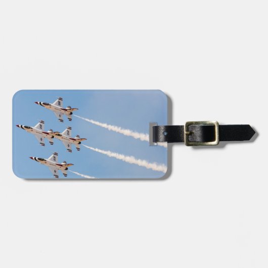 Vier F-16 Thunderbirds vliegen in dichte formatie Bagagelabel (Voorkant horizontaal)