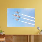 Vier F-16 Thunderbirds vliegen in dichte formatie Canvas Afdruk (Insitu (Woonkamer))