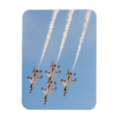 Vier F-16 Thunderbirds vliegen in dichte formatie Magneet (Verticaal)