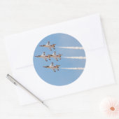 Vier F-16 Thunderbirds vliegen in dichte formatie Ronde Sticker (Envelop)