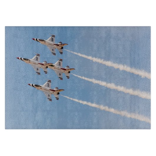 Vier F-16 Thunderbirds vliegen in dichte formatie Snijplank (Voorkant)