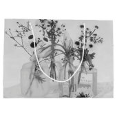 Vier flessen en witte bloemen groot cadeauzakje (Achterkant)