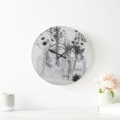 Vier Flessen en Witte Bloemen Grote Klok (Huis)