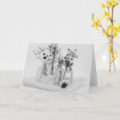 Vier flessen en witte bloemen kaart (Gele Bloem)