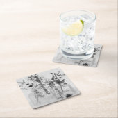 Vier flessen en witte bloemen kartonnen onderzetters (Insitu)