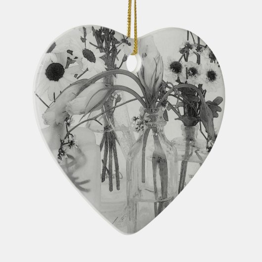 Vier flessen en witte bloemen keramisch ornament (Rechts)